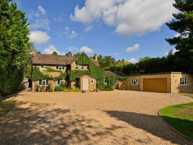 7 bedroom detached house to rent