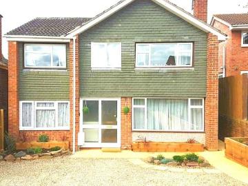 7 bedroom detached house to rent