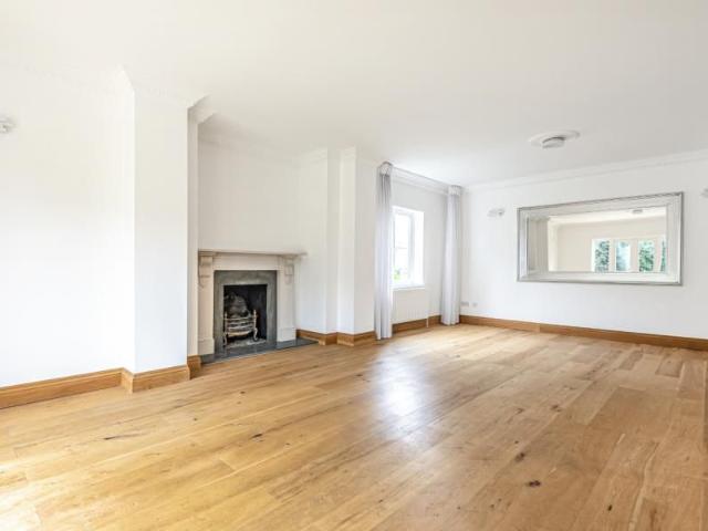 7 bedroom detached house to rent