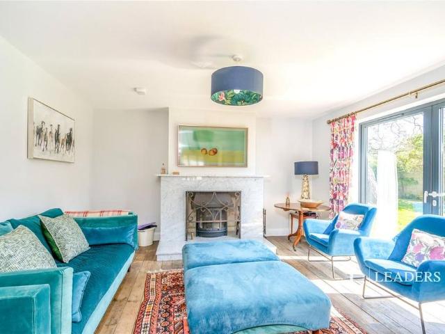 7 bedroom detached house to rent