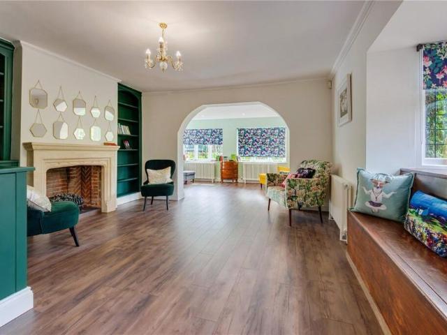 7 bedroom detached house to rent