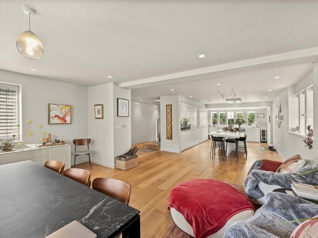 7 bedroom detached house to rent