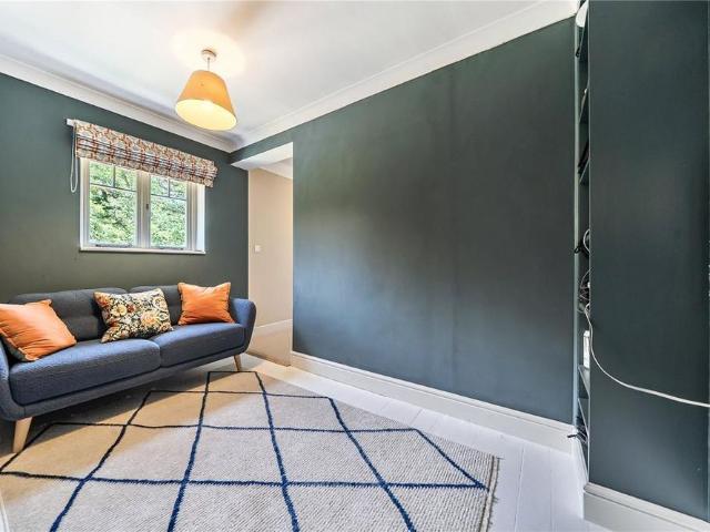 7 bedroom detached house to rent