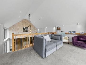 7 bedroom detached house to rent