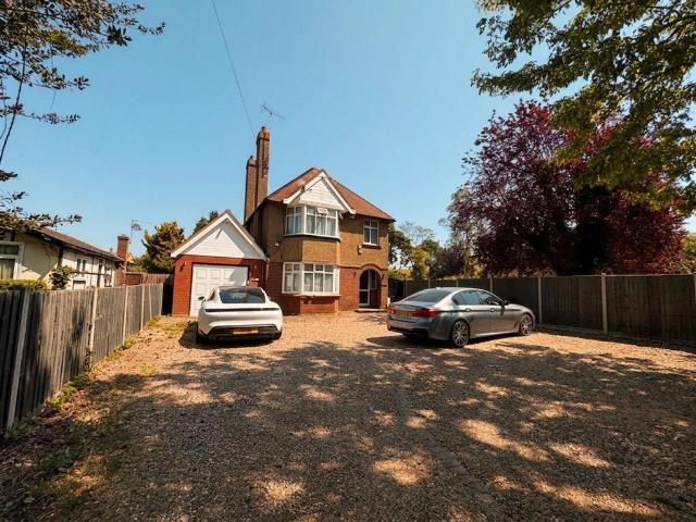 7 bedroom detached house to rent