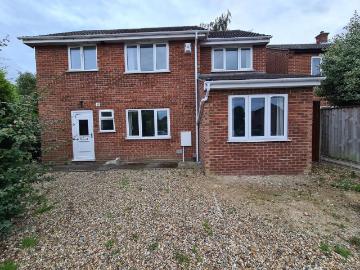 7 bedroom detached house to rent
