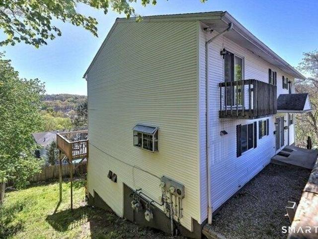 7 bedroom, Derby CT 06418 105511417