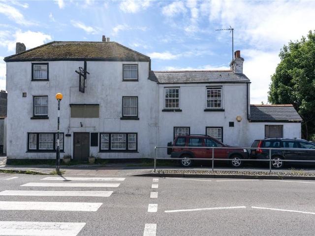 7 bedroom end of terrace house for sale