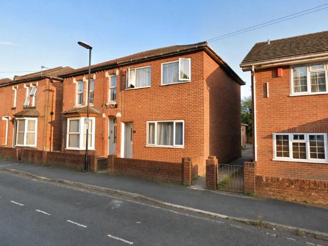 7 bedroom end of terrace house for sale
