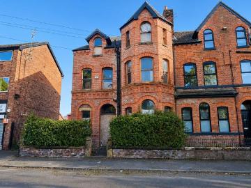 7 bedroom end of terrace house for sale