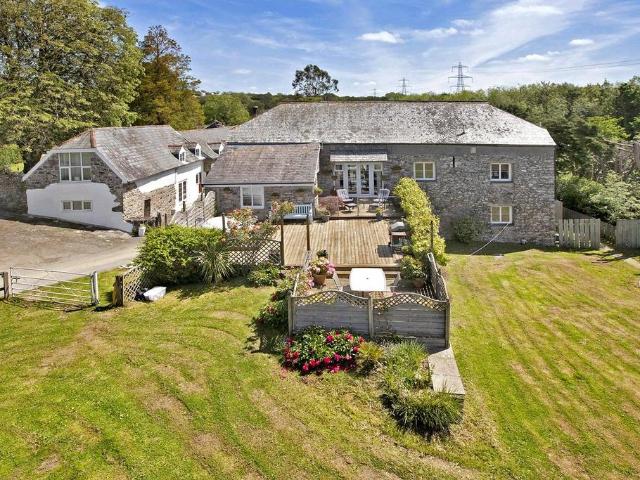 7 bedroom equestrian facility for sale