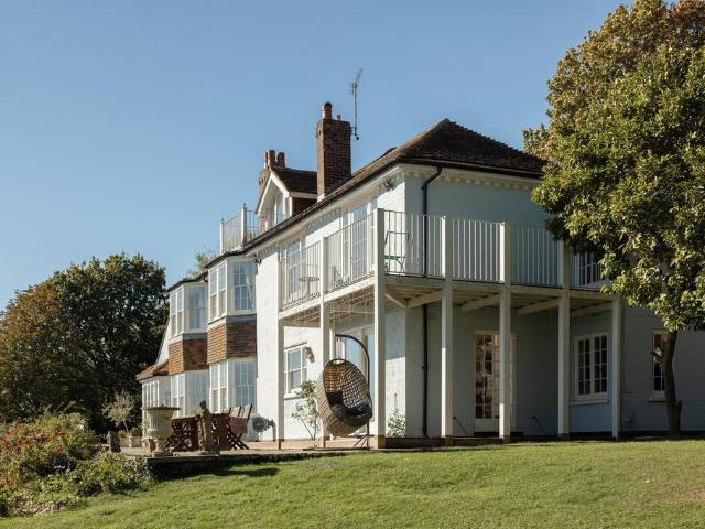 7 bedroom equestrian facility for sale