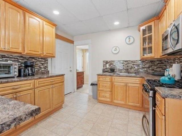 7 bedroom, Fitchburg MA 01420 105279748