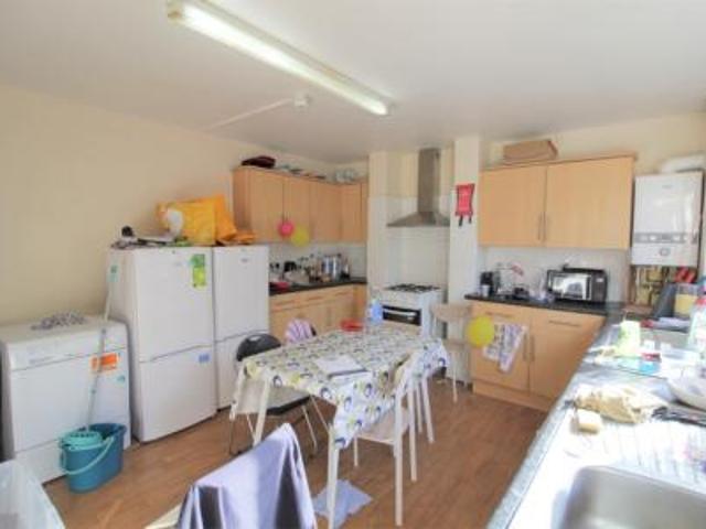 7 bedroom Flat To Let