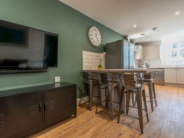 7 Bedroom Flat To Rent In Walter Road, Swansea, SA1