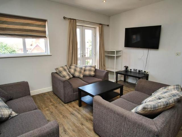 7 bedroom flat to rent