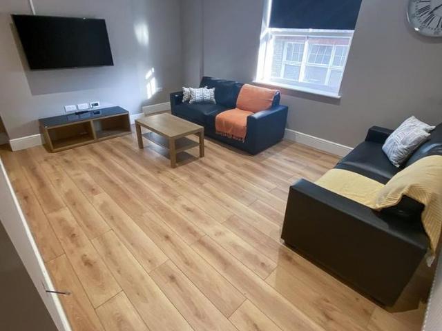 7 bedroom flat to rent