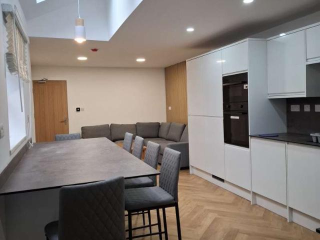 1 Bedroom House