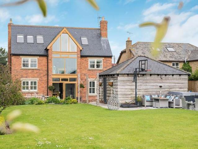 7 Bedroom House