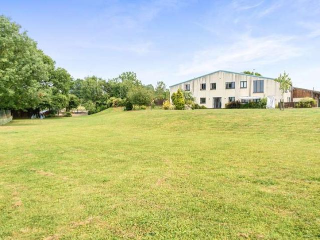 7 Bedroom House
