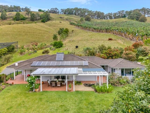 7 Bedroom House BOAMBEE NSW 104952848