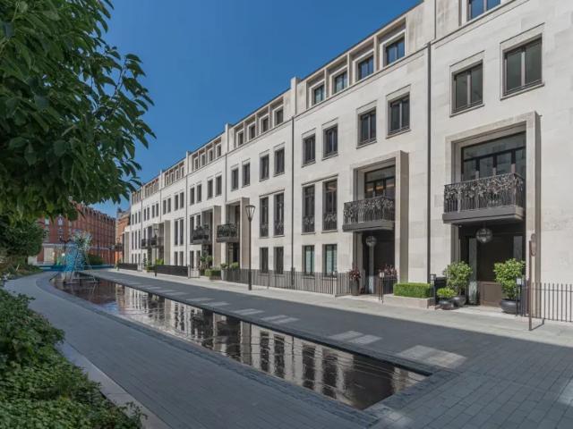 7 Bedroom House Belgravia London LS102596652