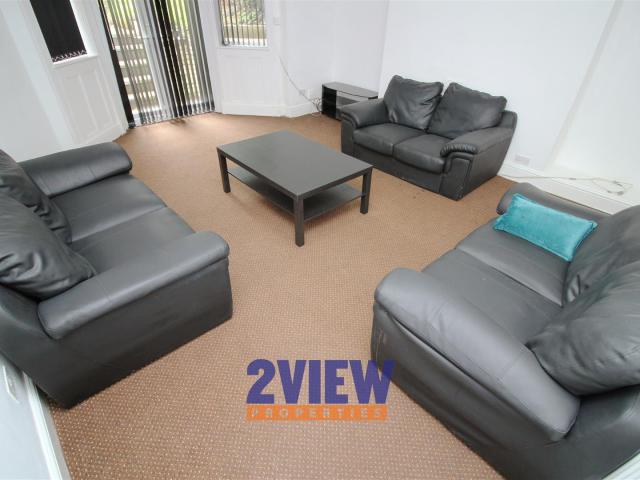 7 Bedroom House for rent at Ash Grove, Hyde Park, Leeds