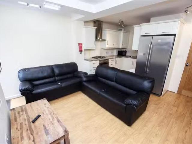 7 bedroom house for rent in Heeley Road, Birmingham, B29