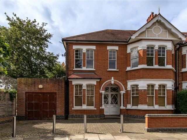 7 bedroom house for sale