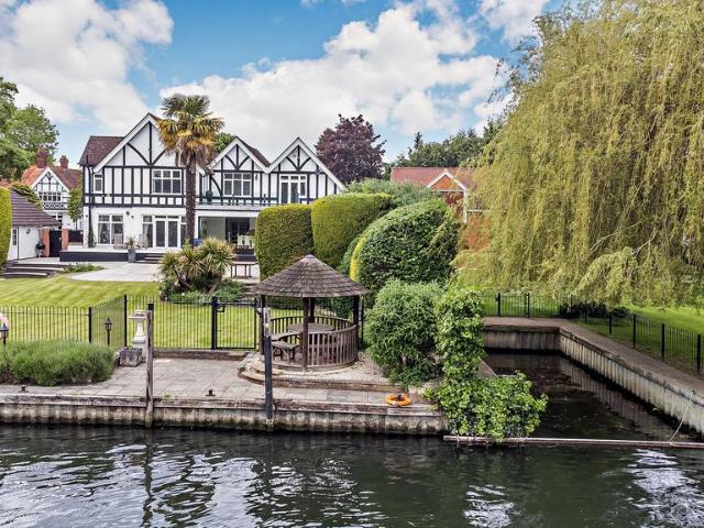 7 bedroom detached house for sale