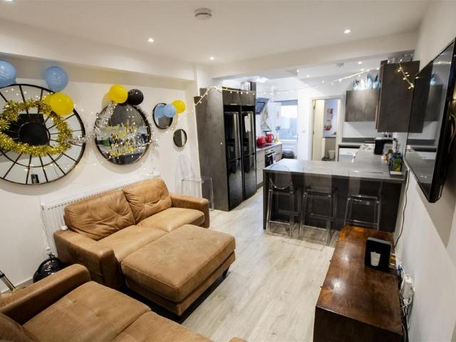 7 bedroom house for sale