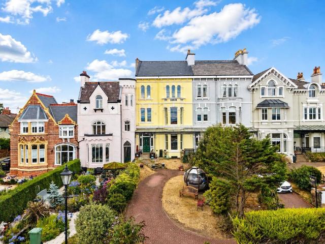 7 bedroom house for sale