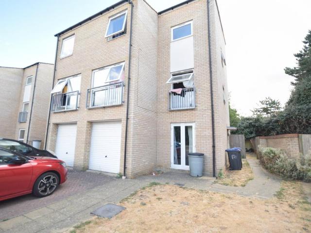 7 bedroom house for sale