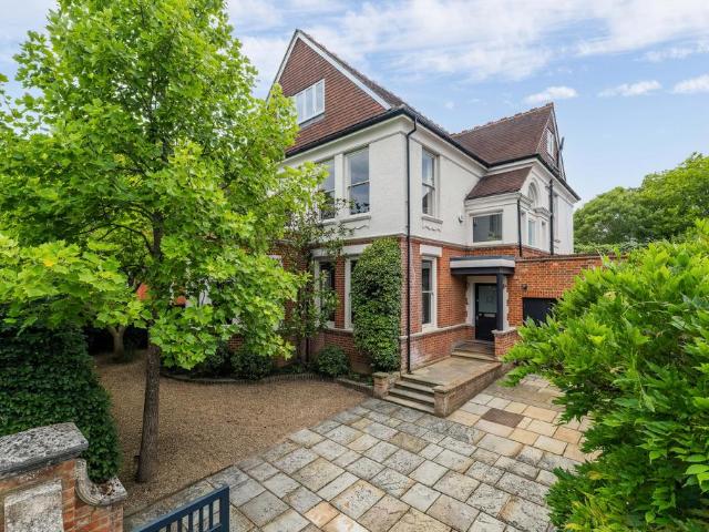 7 bedroom house for sale