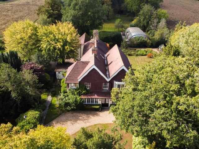 7 bedroom house for sale