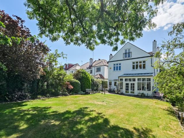 7 bedroom house for sale