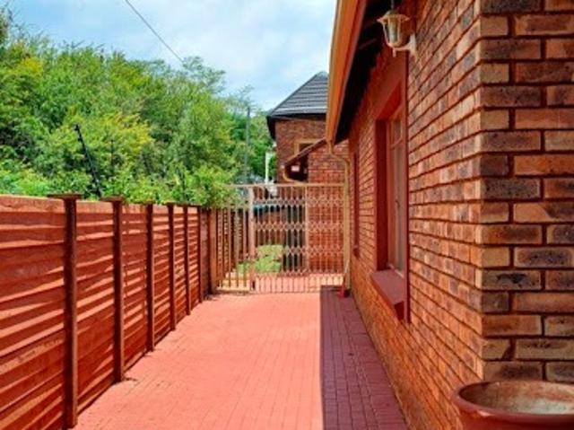 7 Bedroom House For Sale in Amandasig