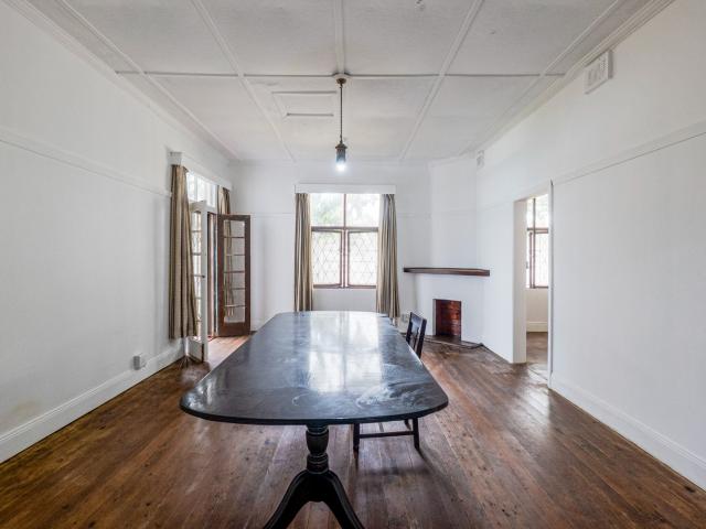 7 Bedroom House For Sale in Amanzimtoti