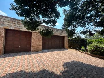 7 Bedroom House For Sale in Aerorand