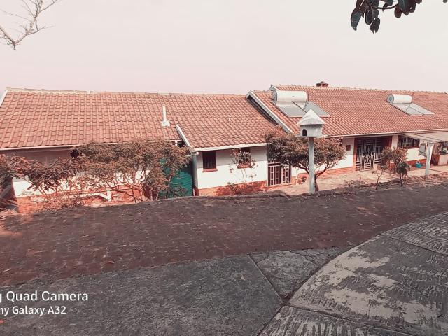 7 Bedroom House For Sale in Athlone Park