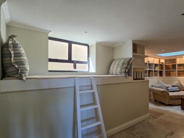 7 Bedroom House For Sale in Beacon Bay