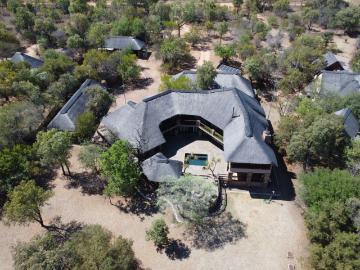 7 Bedroom House For Sale in Bela