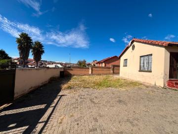 7 Bedroom House For Sale in Birch Acres