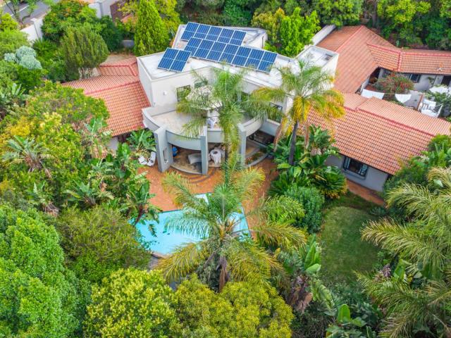 7 Bedroom House For Sale in Bryanston
