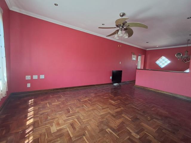 7 Bedroom House For Sale in Brackendowns