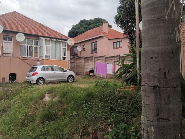 7 Bedroom House For Sale in Glenwood
