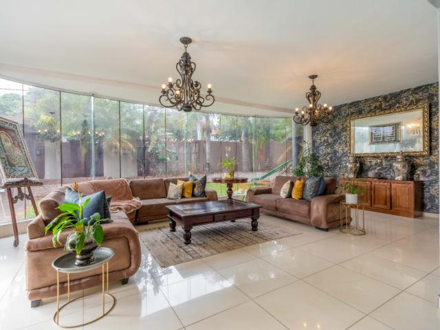 7 Bedroom House For Sale in Durban North