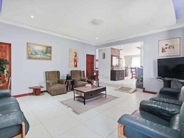 7 Bedroom House For Sale in Kleinmond Central