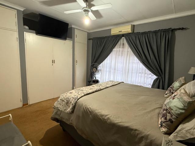 7 Bedroom House For Sale in Hoeveld Park