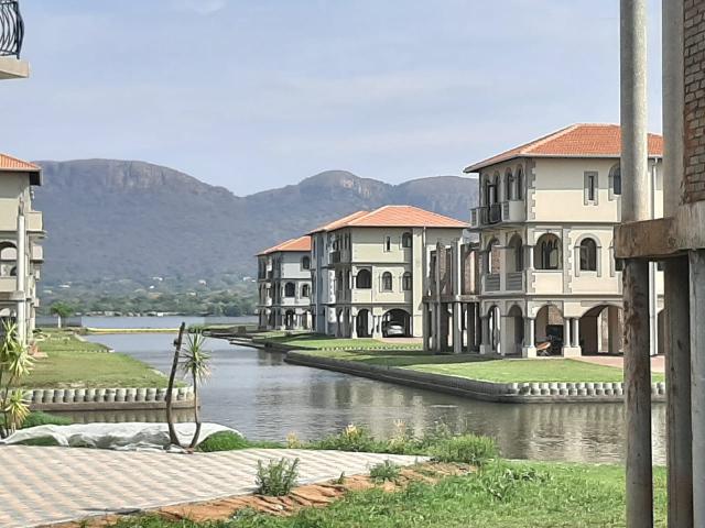 7 Bedroom House For Sale in Ifafi
